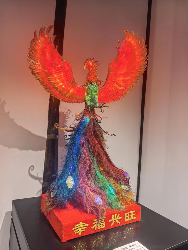 上海新春非遗盛宴启幕，从古镇到商圈“璀璨烟火”点亮马年新春