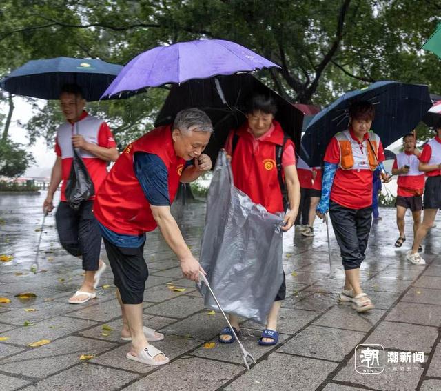 西湖双城记：一条苏堤连起的“生态志愿军”
