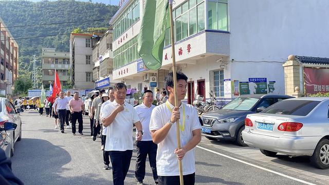 用脚步丈量土地！韶关乐昌市开展公益研学徒步活动