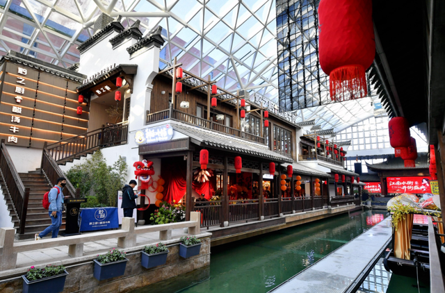 现场 || 不必下江南！今天，银川解锁塞上江南烟雨中的恒温诗意！