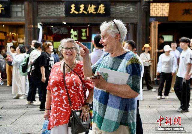 国庆假期 福州三坊七巷人气旺