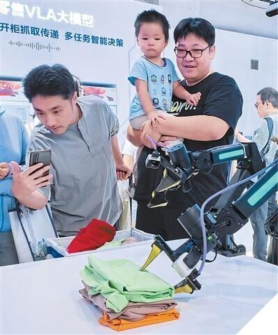 在世界机器人大会上感受“未来已来”