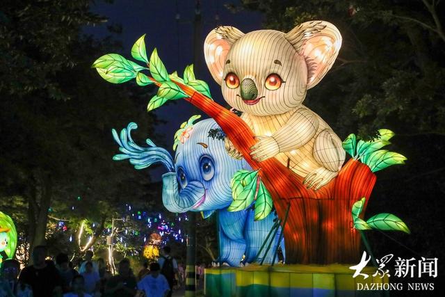 千灯映星湾：青岛艺术灯会繁荣夜间经济