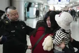 历经35年，被一颗糖哄走的她终于回家了！图片