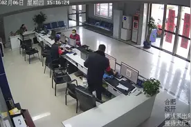 接了一个电话！卡里的钱全被清空！警方提醒……图片