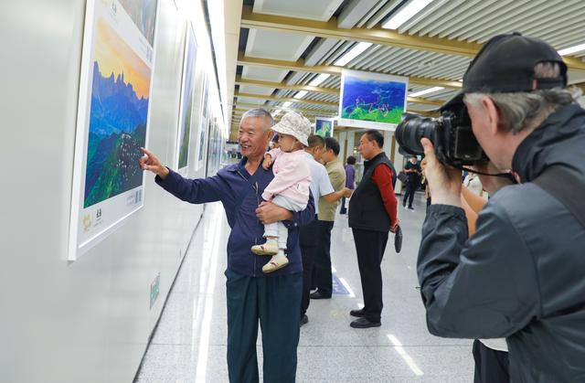 2025“乘地铁 游山西”首场主题摄影展在太原启幕