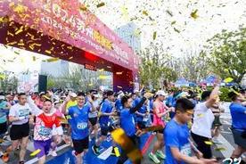 相约春风里，首届苏州阳澄湖半程马拉松鸣枪开跑图片