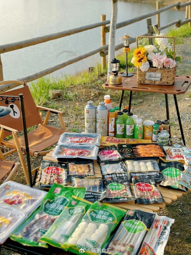 锅圈的新店打算让机器人来炒菜
