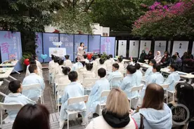 吃糍粑、画雪花……中外青少年走进文创街区探秘小雪节气文化图片
