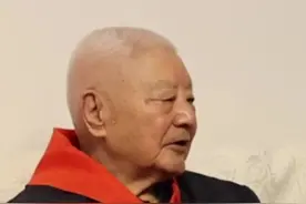 97岁抗战老兵亲历：抱着炸药包，倒下一个、再上一个……图片