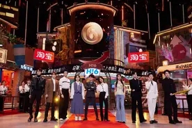 谭松韵许凯携《你比星光美丽》做客《你好，星期六》图片