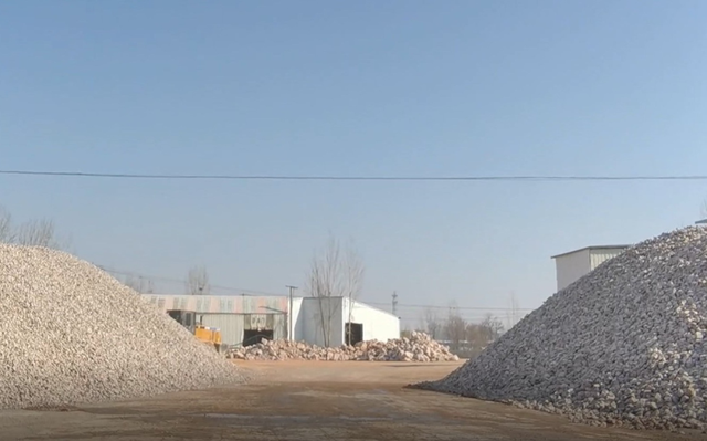 养牛场的秘密:两年多未见一头牛,每天盗采数十车矿石倒卖