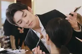 怒怼网友的李佳琦，为什么搬起石头砸了自己的脚图片