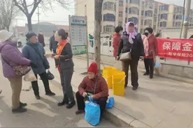 反诈接力：新华保险山东分公司助力老人识破骗局图片