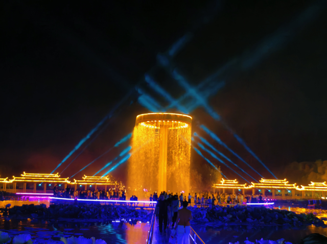 在河南农村，他们自建起一个3A级景区