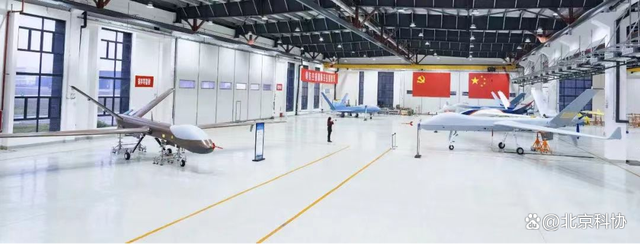 龙、鹰、鲨、鹏……教你如何分辨“国之利器”→