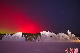 “神州北极”漠河：新年第一天迎来绚丽北极光图片