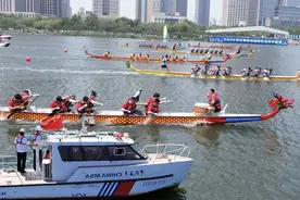 桨影翻飞决毫厘 海河浪涌赛蛟龙 2025滨海龙舟争霸赛燃爆端午图片