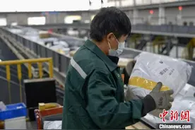 浙江义乌今年提早50天实现快递业务量突破百亿件图片