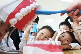 “老掉牙”并不是正常现象！医生：做好这几步，牙齿可用一辈子！图片