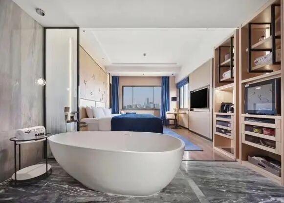 免费接驳、专属送机、优惠折扣、专享礼遇……酒店专属福利来了！“星星们”快码住→