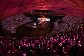 超三十年金曲一夜唱尽 跨越13年莫文蔚与伍佰再同台图片