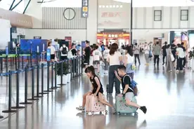暑运热力值拉满，宁波机场客流数据连创新高图片