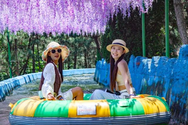 18℃的清凉守护：萤火虫水洞·地下大峡谷暑期暖心收官！