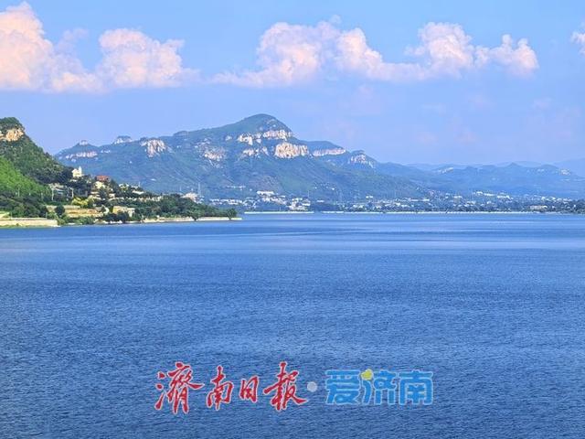 一年四季 泉在济南｜雨后卧虎山水库焕新颜 白云映水画中游