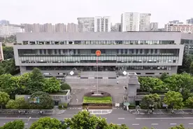 放刀片戳轮胎 成都补胎店老板被判刑图片