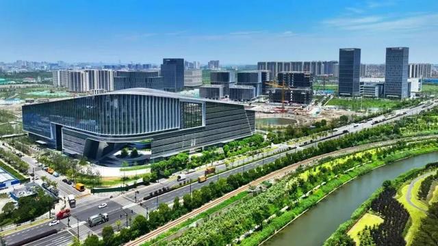 上海北部科创地标首秀——南大智慧城开学季暨城市空间艺术季展现未来城市生活图景
