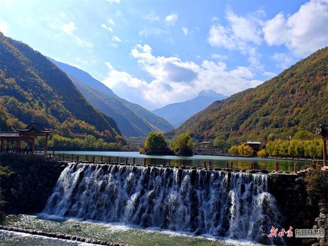 秋染官鹅沟 醉在山水间