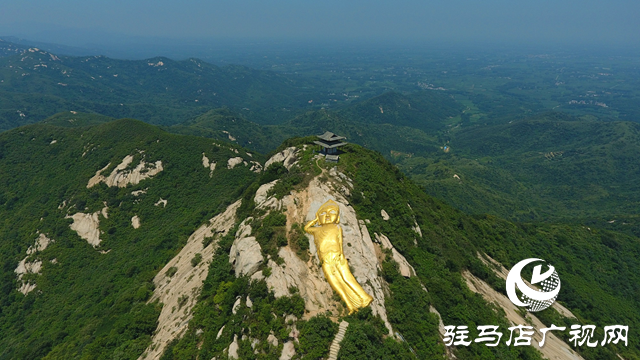 驻马店：秋日美景藏不住 奇山古镇绘诗意画卷