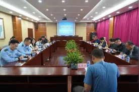 事关电梯安全，评议代表提建议图片