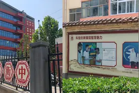 高考前一日的衡水中学：学生仍在封闭学习，考生家长瞒着孩子从外地赶来