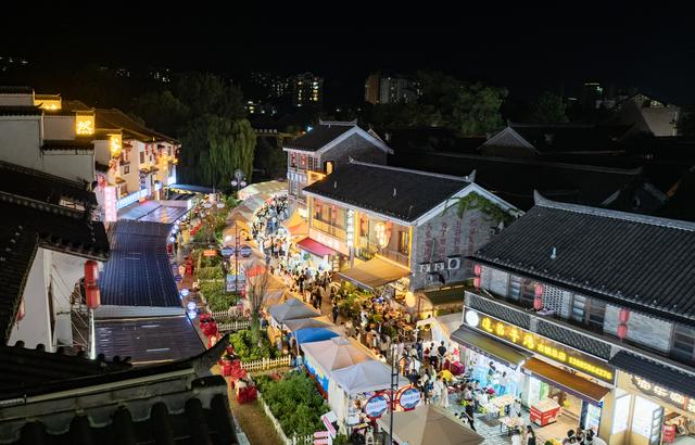 荷城夜经济带动夏日烟火气