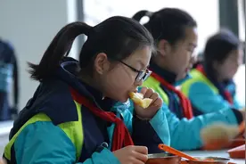 初中生在校实现“早餐自由” 开启元气满满每一天图片