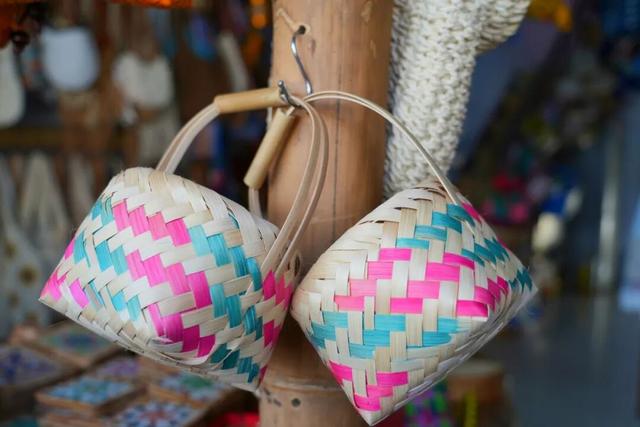 芒市丙午街竹编店搭上文旅“快车”