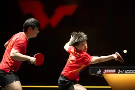 WTT新加坡大满贯：孙颖莎/王艺迪、王曼昱/蒯曼晋级女双八强图片