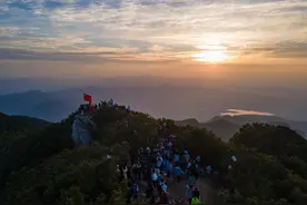 嵩山景区：今起停止夜爬！图片