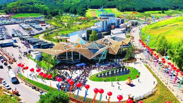 “奇幻动物城”上线！森林巡游、萌宠互动、气模打卡……欢乐不停歇！