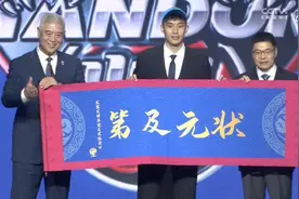 浙江广厦头回在选秀大会来个大动作，先换后签四号签选中后卫林秉圣图片