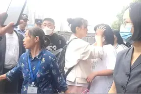 “9岁女孩被老师砸伤案”，二审宣判图片