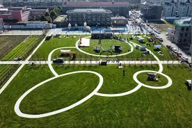 儿童友好——在久联村的草坪上找寻童年时光图片