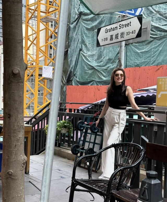 迷倒谢霆锋的玉兰油姐姐，25年后变成这样了？