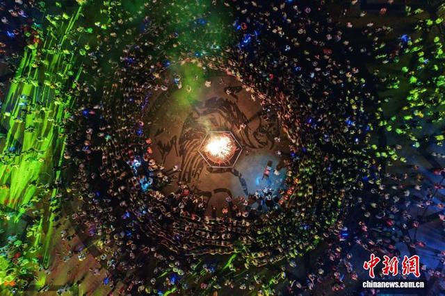 奢香故里贵州大方 火把节活动吸引游客