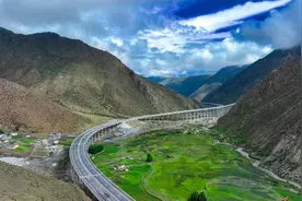 西藏S5线（拉萨至泽当快速通道）通车试运营，世界最长超高海拔公路隧道圭嘎拉隧道投入使用图片