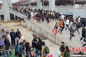 “五一”假期海岛游火热 浙江舟山首日水上发客21.9万人次图片