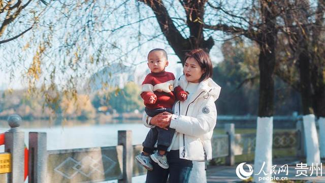 贵州六盘水：暖阳下的幸福时光