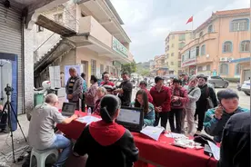 江门：“专场”服务 身份证换证只需10分钟图片